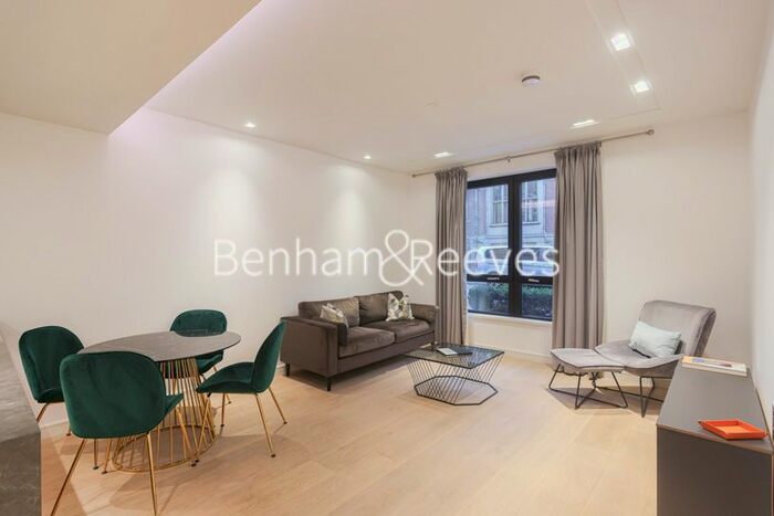 2 Bedroom Flat To Rent In Lincoln Square, Portugal Street, WC2A