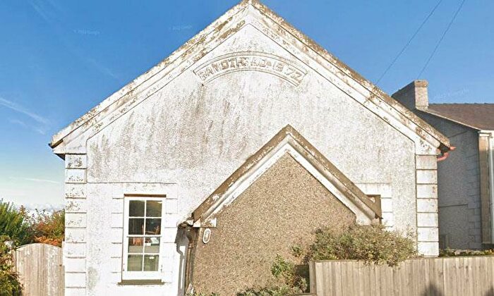 2 Bedroom Character Property For Sale In Gladstone Terrace, Groeslon, Caernarfon, LL54