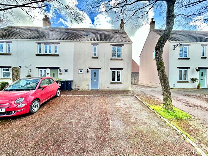 3 Bedroom End Of Terrace House For Sale In Burton Close, Shaftesbury, SP7