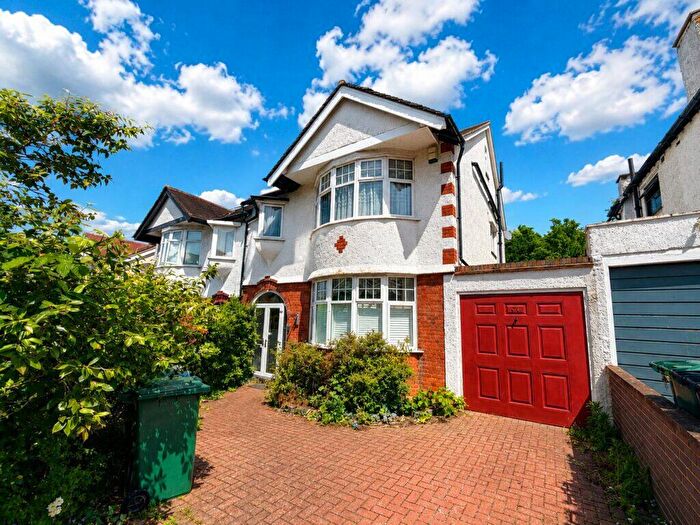 5 Bedroom Semi Detached House For Sale In Lansdowne Road - Finchley - London -, N3