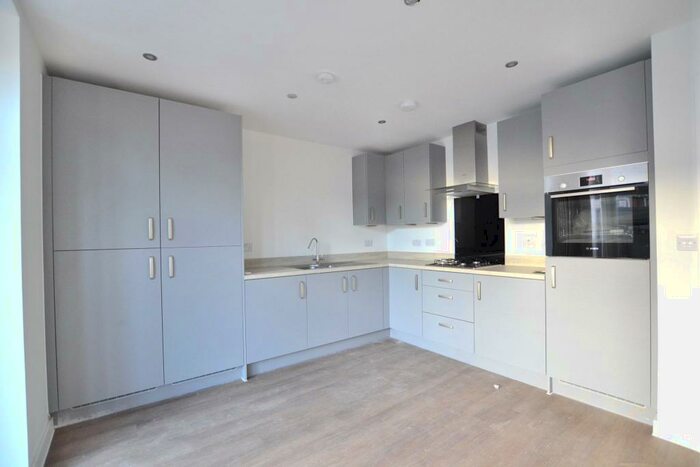 4 Bedroom End Of Terrace House To Rent In Whittle Way, Brockworth, Gloucester, GL3