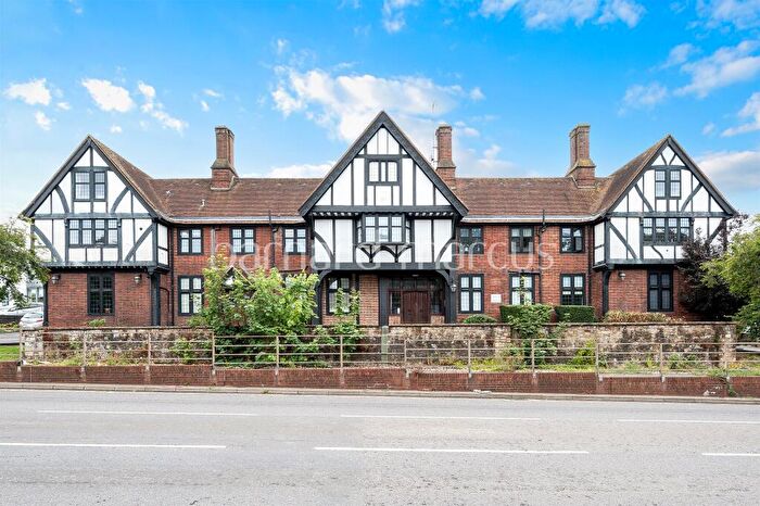1 Bedroom Flat For Sale In Reigate Road, Epsom, KT17