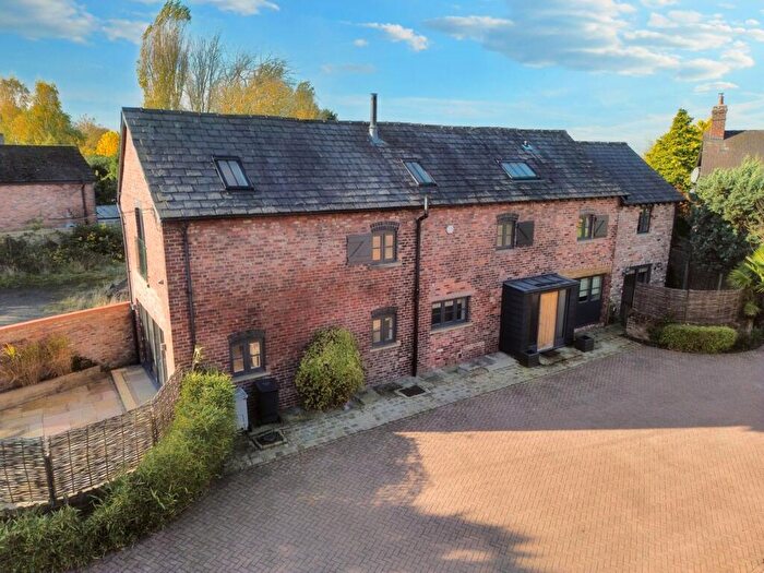 3 Bedroom Barn Conversion To Rent In Hough Lane, Wilmslow, SK9