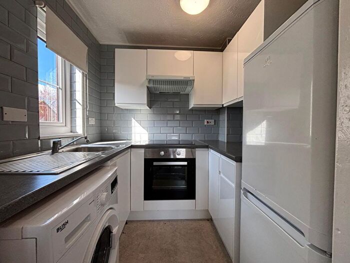 1 Bedroom Studio For Sale In The Oaks, Swanley, BR8