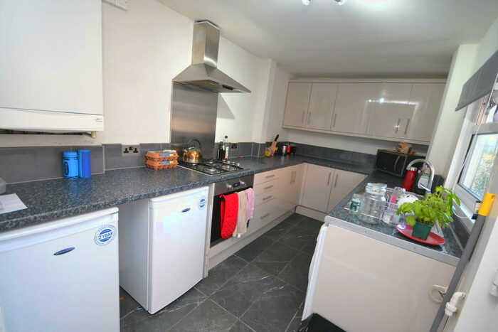5 Bedroom End Of Terrace House To Rent In Chestnut Grove, West Bridgford, NG2