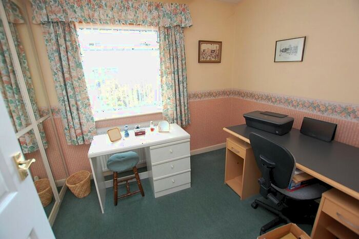 3 Bedroom Detached House For Sale In Hereford Close, Ashton-under-Lyne, Greater Manchester, OL6