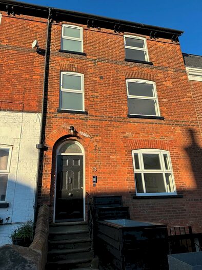 1 Bedroom Flat To Rent In Walsworth Road, Hitchin, Hertfordshire, SG4
