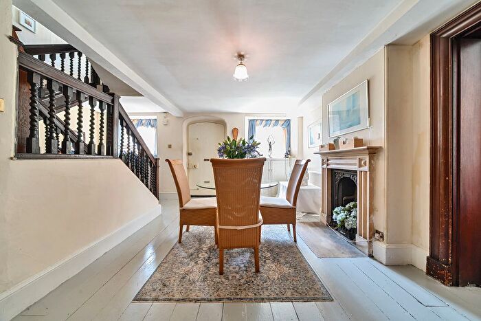 4 Bedroom Semi-Detached House For Sale In Westward Road, Stroud, GL5