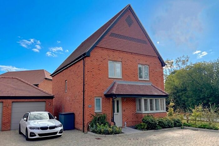 4 Bedroom Detached House For Sale In Pembers Farm Avenue, Fair Oak, Eastleigh, SO50