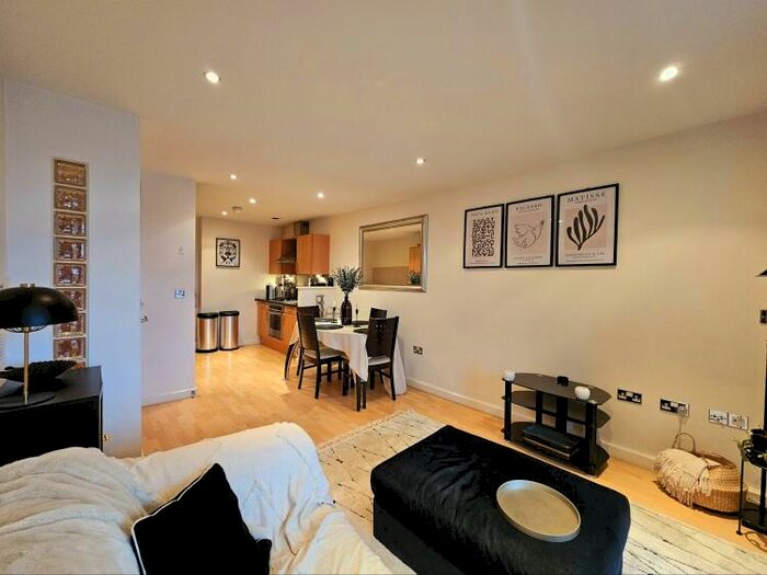 1 Bedroom Apartment To Rent In St James Quay Brewery Wharf Bowman Lane Leeds, LS10