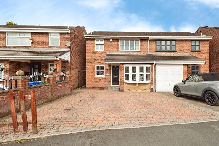 3 Bedroom Semi Detached House For Sale In Springvale Close, Ashton-Under-Lyne, Greater Manchester, OL7