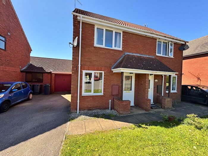 2 Bedroom Semi Detached House For Sale In Melbourne Close, Nuneaton, CV11