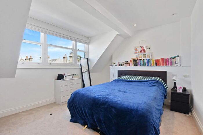 5 Bedroom Maisonette For Sale In Hampstead Lane, London, N6