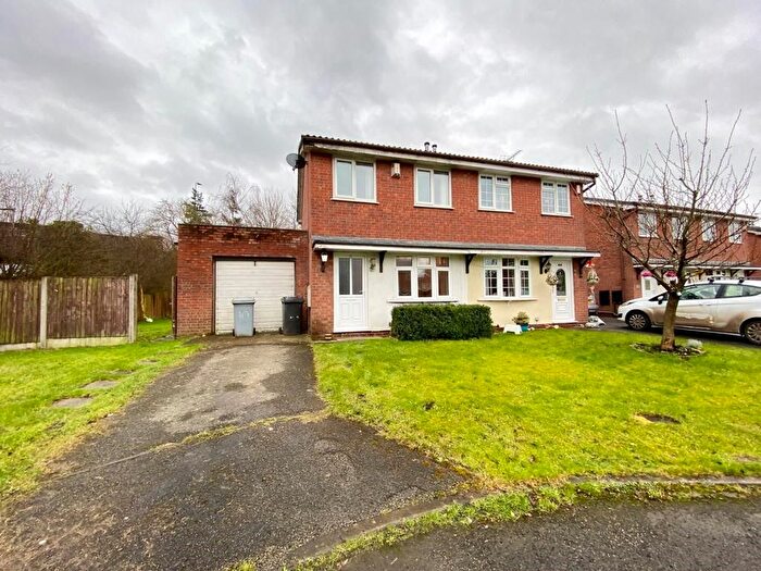 2 Bedroom Property To Rent In Bowland Croft, Crewe, CW1