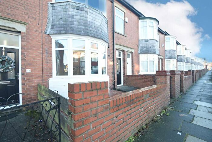 2 Bedroom Flat To Rent In Balmoral Gardens, North Shields, NE29