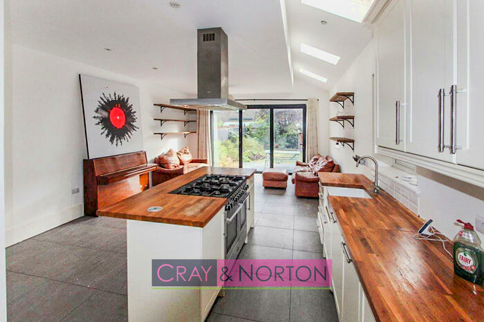 4 Bedroom Detached House To Rent In Chisholm Road, Croydon, CR0