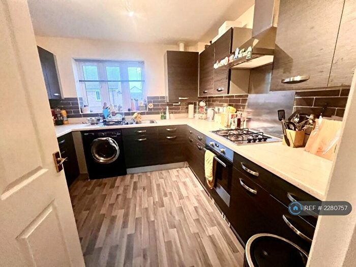 2 Bedroom Detached House To Rent In Malone Avenue, Swindon, SN25