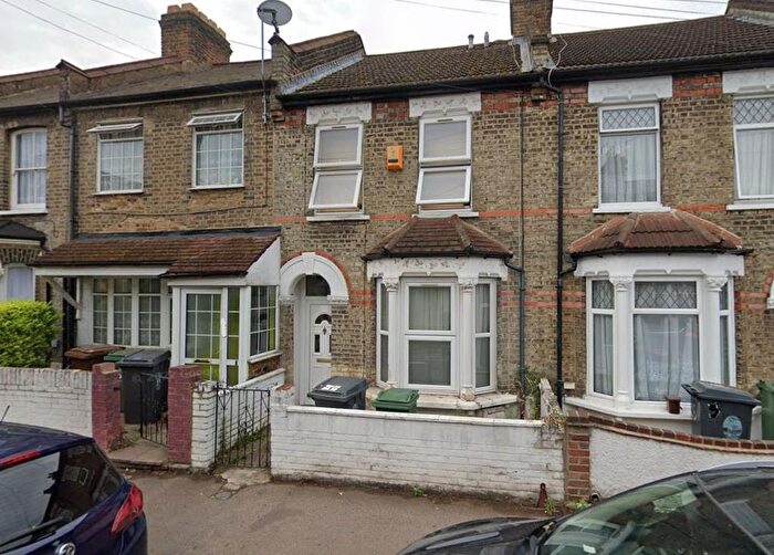 Studio To Rent In Claremont Road, London, E17
