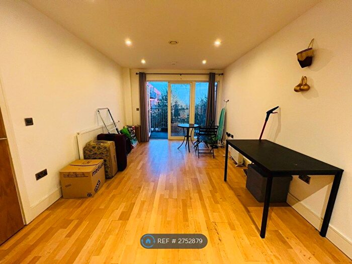 2 Bedroom Flat To Rent In Trident Point, Harrow, HA1