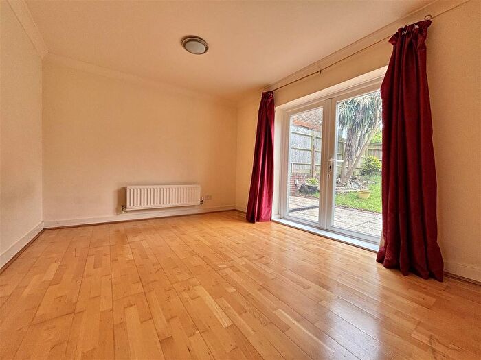 4 Bedroom Detached House For Sale In The Spaldings, St. Leonards-On-Sea, TN38