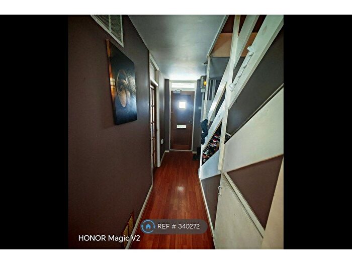 3 Bedroom Maisonette To Rent In Manchester Road, London, E14