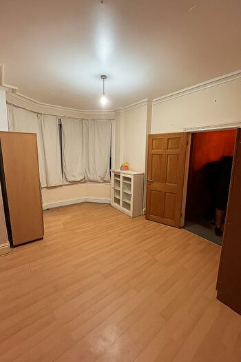1 Bedroom Flat To Rent In Mostyn Avenue, Wembley, Middlesex, HA9