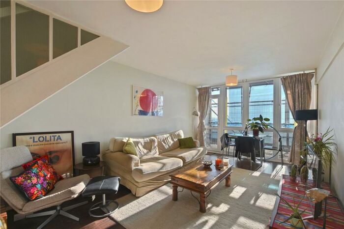 2 Bedroom Flat To Rent In Yates House, Roberta Street, London, E2