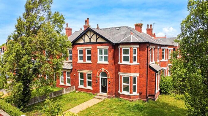 3 Bedroom End Of Terrace House For Sale In Hartley Road, Birkdale, PR8