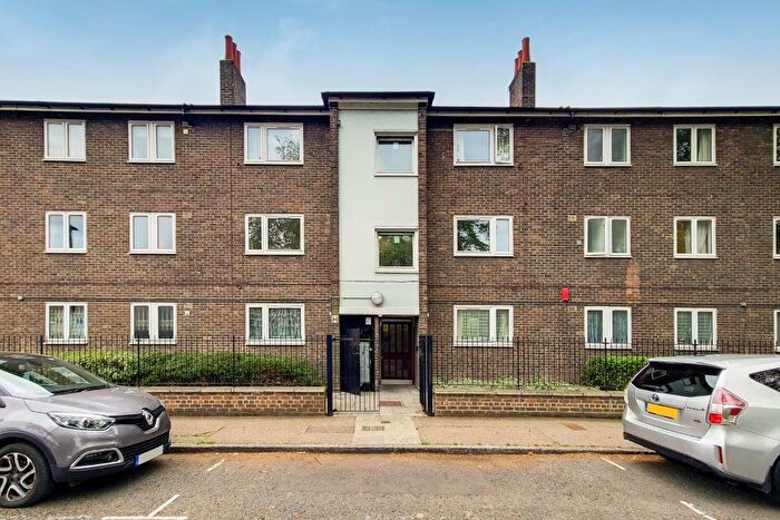 4 Bedroom Flat To Rent In Panama House, Beaumont Square, London, E1