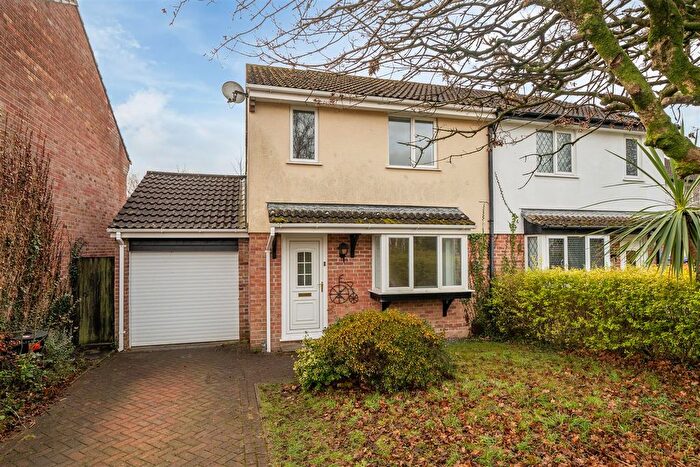 3 Bedroom Semi-Detached House For Sale In Woolms Meadow, Ivybridge, PL21