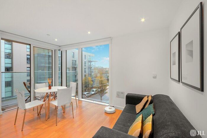 1 Bedroom Flat To Rent In Residence Tower, London, N4