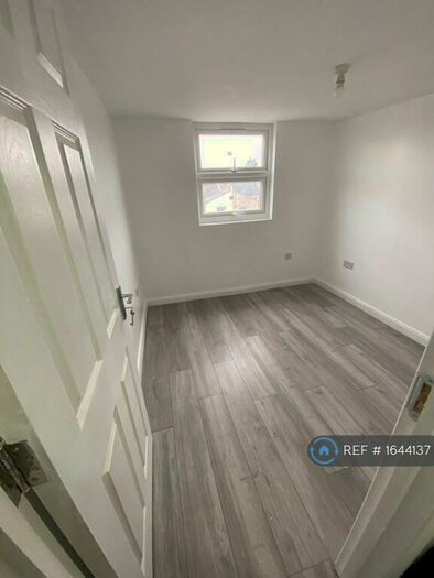 Studio To Rent In Clacton Road, Walthamstow, E17