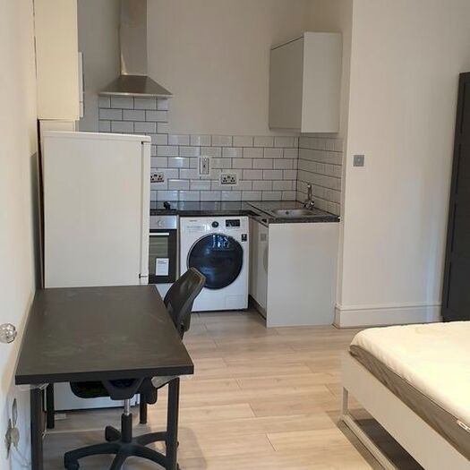 1 Bedroom Studio To Rent In Flat, Albany Road, Coventry, CV5