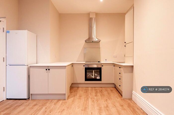 1 Bedroom Flat To Rent In Hallfield House, Stockport, SK1