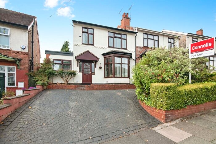 3 Bedroom Semi-Detached House For Sale In Thimblemill Road, Smethwick, B67