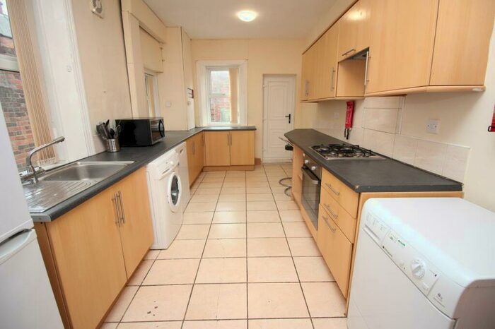 6 Bedroom Terraced House To Rent In Sunbury Avenue, Jesmond, Newcastle Upon Tyne, NE2