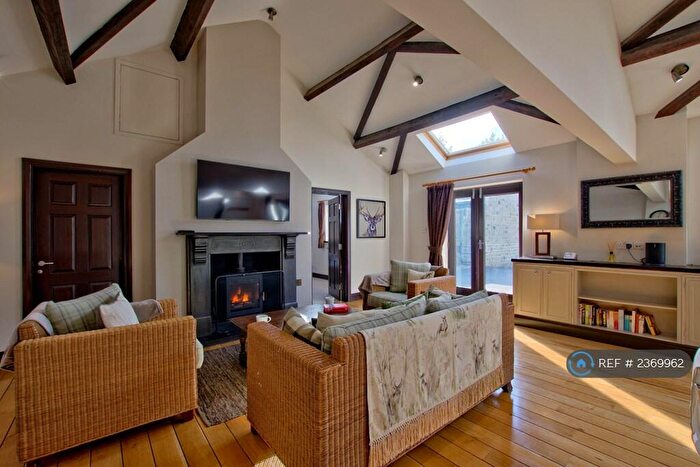2 Bedroom Detached House To Rent In Skipton Road, Harrogate, HG3
