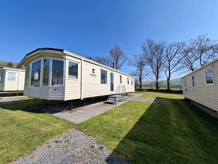 3 Bedroom Mobile/park Home For Sale In Ffarmers, Llanwrda, SA19