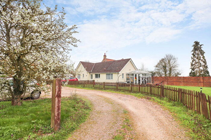 6 Bedroom Semi-Detached Bungalow For Sale In Barford Road, Topcroft, Bungay, NR35