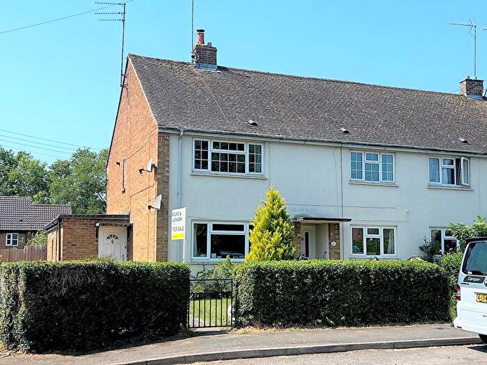 2 Bedroom Apartment For Sale In Cumberford Close, Bloxham, OX15