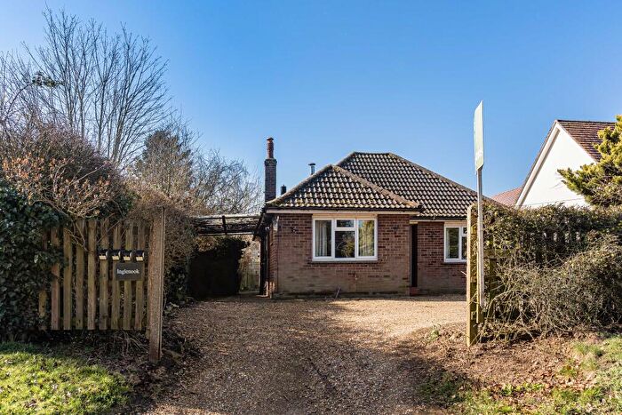 2 Bedroom Detached Bungalow For Sale In East Street, Lilley, LU2