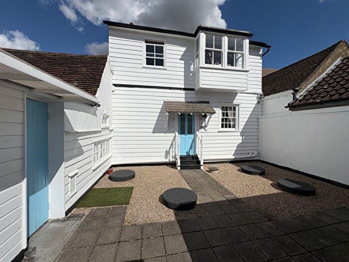 1 Bedroom Flat To Rent In High Street, Ware, SG12