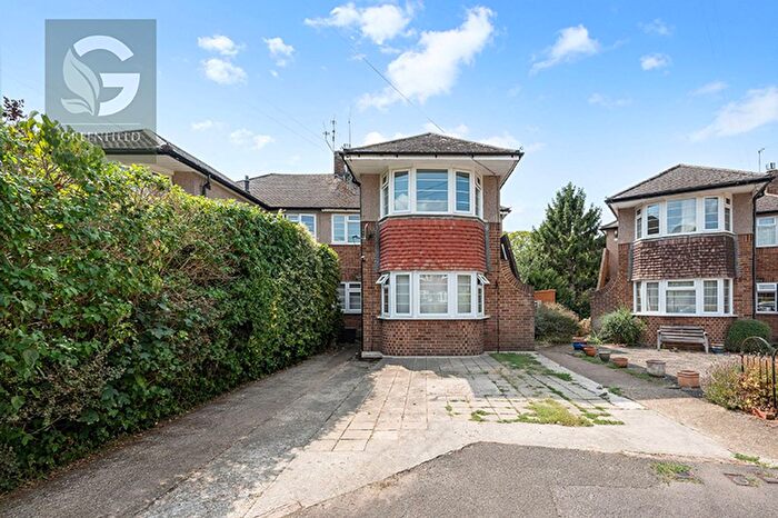 2 Bedroom Maisonette For Sale In St. Mary's Close, Ewell Village, Epsom, Surrey, KT17