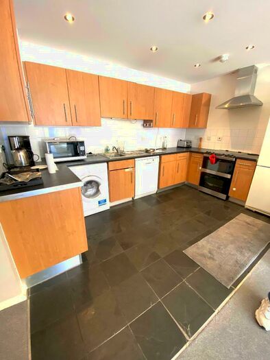 2 Bedroom Apartment To Rent In Millharbour, South Quay, Cross Harbour, Canary Wharf, London, E14
