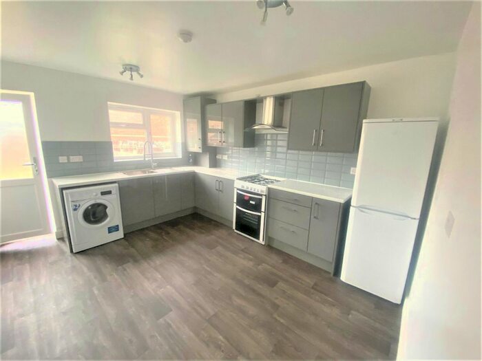 1 Bedroom Flat To Rent In Wendover Street, High Wycombe HP11