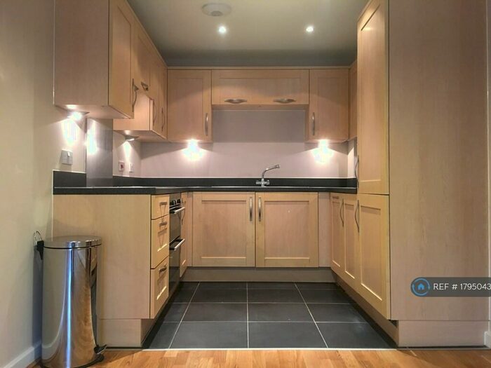 2 Bedroom Flat To Rent In Peppermint Road, Hitchin, SG5