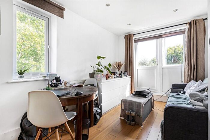 2 Bedroom Apartment To Rent In Campbell Road, Bow, London, E3