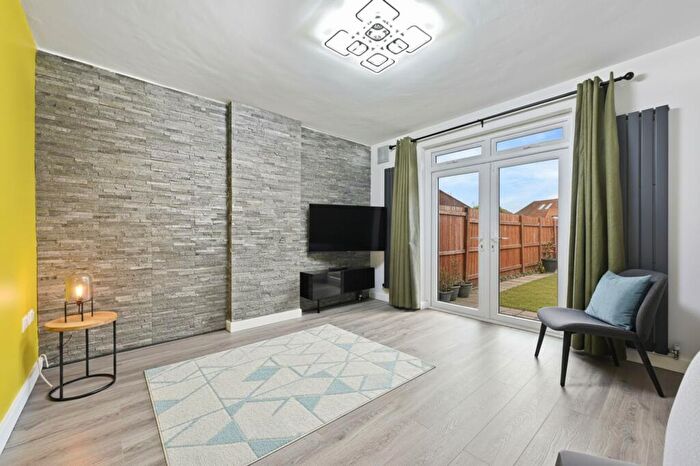 2 Bedroom Flat For Sale In Ivy Close, Harrow, HA2