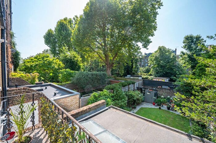 1 Bedroom Flat To Rent In Elsham Road, Notting Hill, London, W14