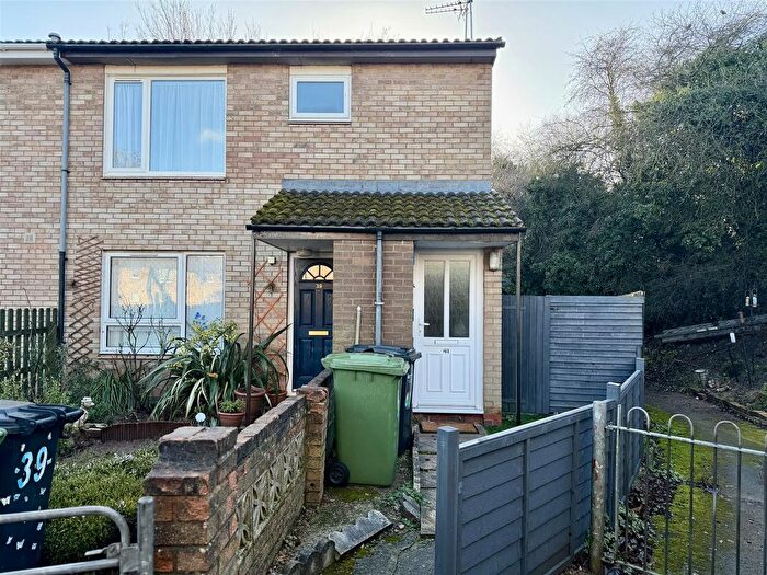 2 Bedroom Flat For Sale In Marcle Walk, Hereford, HR2